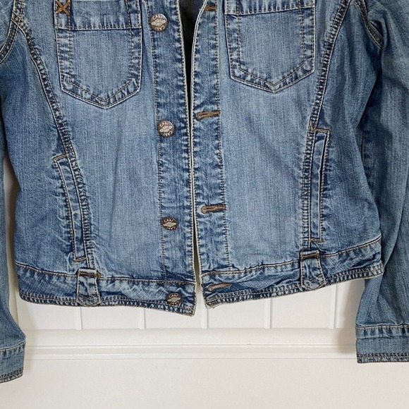 Cabi Womens Classic Denim Jacket Style 511 Size M Medium Wash Button Front - Picture 4 of 14